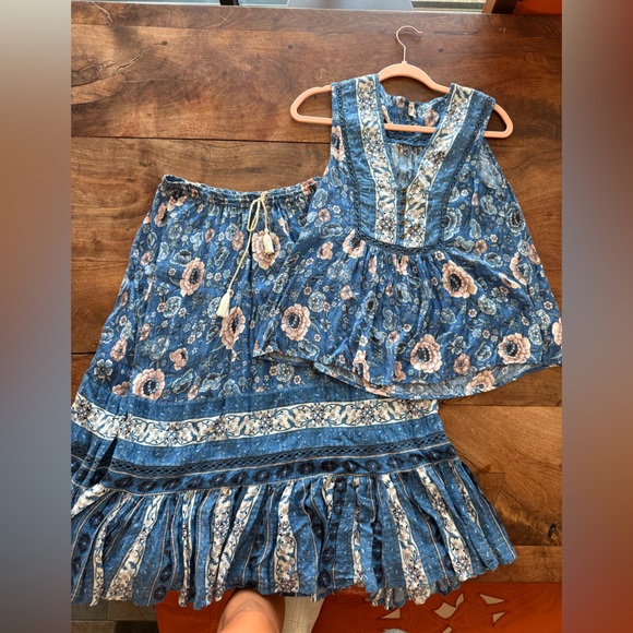 Zahara Spell Blue and Pink Floral Top - Picture 2 of 7